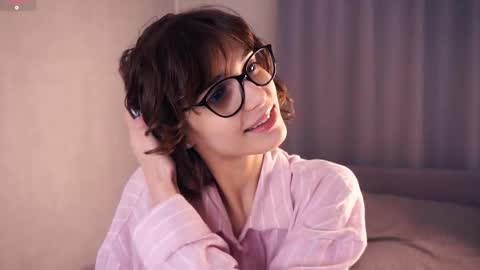 Snapshot of odettehatt chatting on 12.16.25 Thea online show from 12.16.25