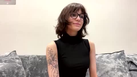 Snapshot of odettehatt chatting on 02.02.26 Thea online show from 02.02.26