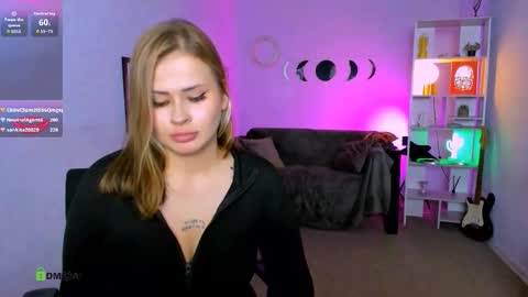 Snapshot of odri_sweet chatting on 10.10.25 odri_sweet online show from 10.10.25