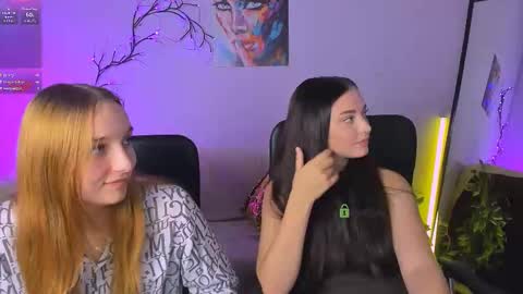 Snapshot of odri_sweet chatting on 10.13.25 odri_sweet online show from 10.13.25