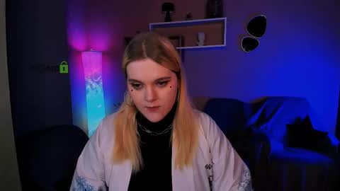 Snapshot of odri_sweet chatting on 10.16.25 odri_sweet online show from 10.16.25