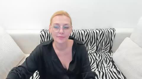oeigesmik online show from 04.17.26