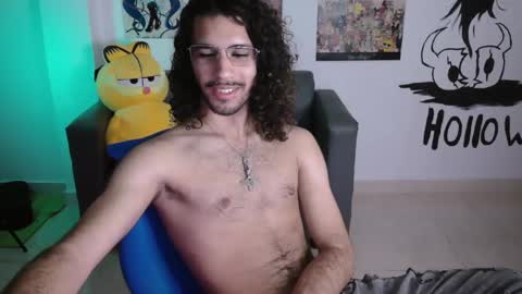 Snapshot of oezack__ chatting on 02.11.25 Zack online show from 02.11.25