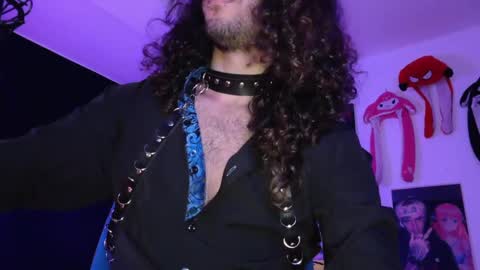 Snapshot of oezack__ chatting on 02.13.25 Zack online show from 02.13.25