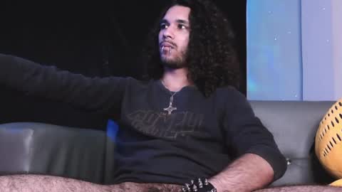 Snapshot of oezack__ chatting on 02.14.25 Zack online show from 02.14.25