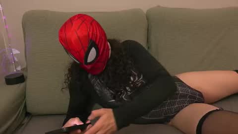 Snapshot of offelie chatting on 11.05.25 Offelie online show from 11.05.25