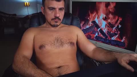 Snapshot of officeman7 chatting on 01.25.25 officeman7 online show from 01.25.25