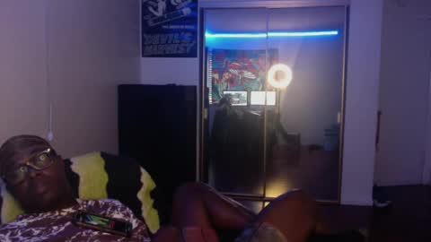 Snapshot of officialmoneyxxx chatting on 12.03.24 Money online show from 12.03.24