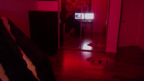 Snapshot of officialmoneyxxx chatting on 10.09.25 Money online show from 10.09.25