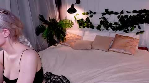Lily online show from 07.10.26