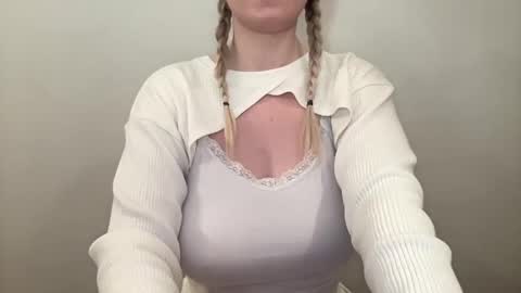 Snapshot of oh_janelle chatting on 02.01.25 oh Janelle online show from 02.01.25