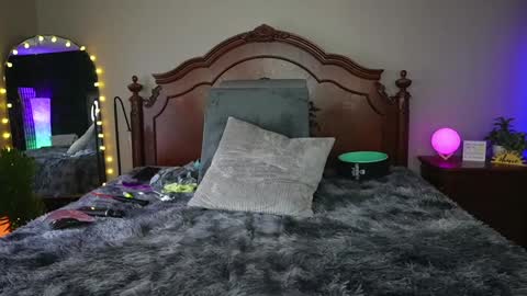 Snapshot of oh_lovely_girl chatting on 01.03.25 Gray online show from 01.03.25