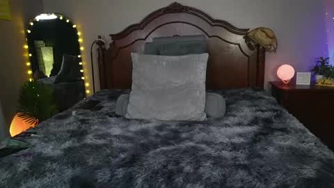 Snapshot of oh_lovely_girl chatting on 09.19.25 Gray online show from 09.19.25