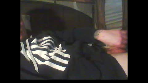 Snapshot of oh_you_know69 chatting on 02.13.25 who dares toss me some tips lets have fun online show from 02.13.25