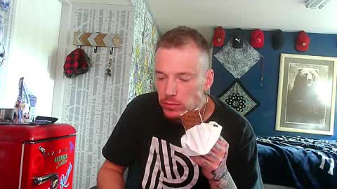 Snapshot of oh_you_know69 chatting on 09.27.25 who dares toss me some tips lets have fun online show from 09.27.25