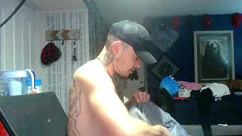 Snapshot of oh_you_know69 chatting on 10.05.25 who dares toss me some tips lets have fun online show from 10.05.25