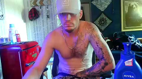 Snapshot of oh_you_know69 chatting on 10.09.25 who dares toss me some tips lets have fun online show from 10.09.25