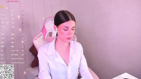 Snapshot of ohh_my_vens chatting on 05.20.26 KAYA. online Tu We Th Fr Sa 0100AM - 0800AM Time zone of Germany Munich online show from 05.20.26