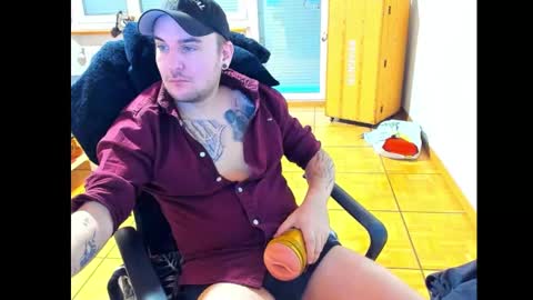 Snapshot of ohihoe92 chatting on 12.02.24 Chris online show from 12.02.24