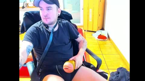 Snapshot of ohihoe92 chatting on 01.12.25 Chris online show from 01.12.25