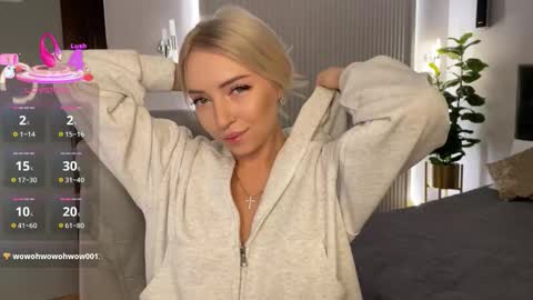 Snapshot of ohmyemma chatting on 02.06.26 Emma online show from 02.06.26