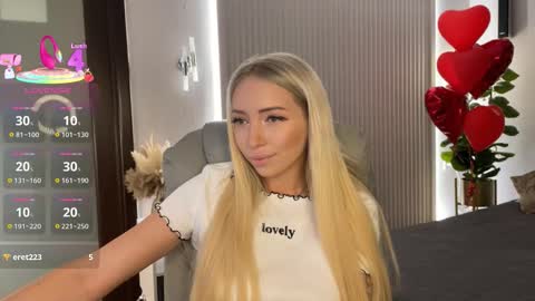 Snapshot of ohmyemma chatting on 02.25.26 Emma online show from 02.25.26