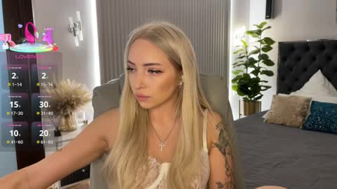 Snapshot of ohmyemma chatting on 03.28.26 Emma online show from 03.28.26