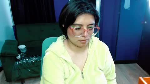 Snapshot of ohmysqueak chatting on 04.10.26 ohmysqueak online show from 04.10.26