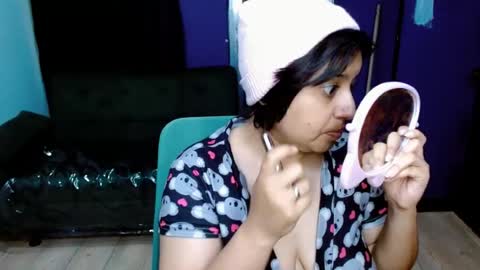 Snapshot of ohmysqueak chatting on 04.21.26 ohmysqueak online show from 04.21.26