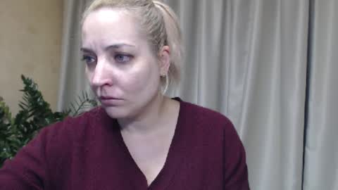 Snapshot of ohsweetmari chatting on 11.02.25 Mari online show from 11.02.25