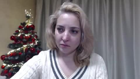 Snapshot of ohsweetmari chatting on 01.06.26 Mari online show from 01.06.26