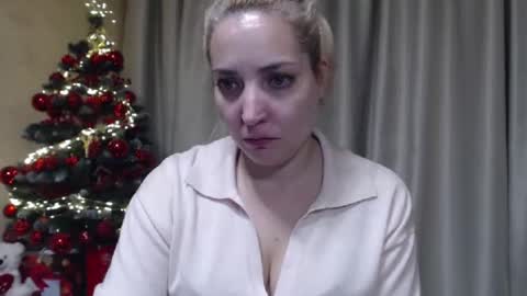 Snapshot of ohsweetmari chatting on 01.07.26 Mari online show from 01.07.26