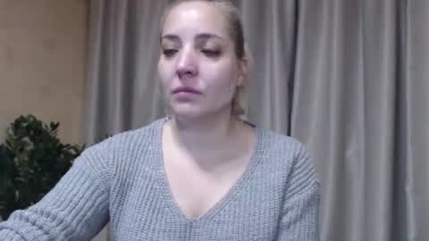 Snapshot of ohsweetmari chatting on 01.14.26 Mari online show from 01.14.26