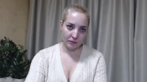 Snapshot of ohsweetmari chatting on 02.20.26 Mari online show from 02.20.26