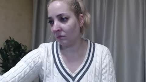 Snapshot of ohsweetmari chatting on 02.21.26 Mari online show from 02.21.26