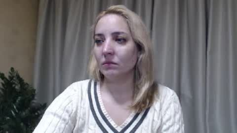 Snapshot of ohsweetmari chatting on 02.26.26 Mari online show from 02.26.26