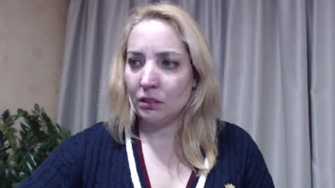 Snapshot of ohsweetmari chatting on 03.08.26 Mari online show from 03.08.26