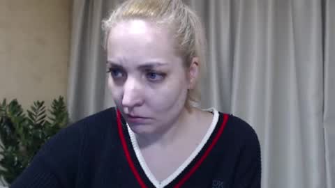 Snapshot of ohsweetmari chatting on 03.20.26 Mari online show from 03.20.26