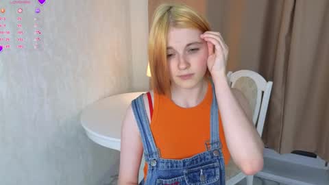 Snapshot of ohyumiyes chatting on 12.26.24 Yumi online show from 12.26.24