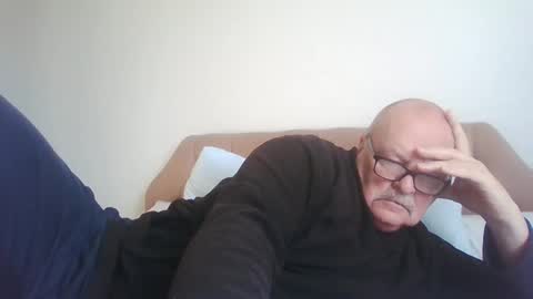 Snapshot of old_fkrr_ chatting on 10.24.25 old_fkrr_ online show from 10.24.25