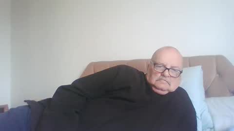 Snapshot of old_fkrr_ chatting on 10.26.25 old_fkrr_ online show from 10.26.25