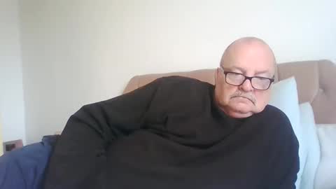 Snapshot of old_fkrr_ chatting on 10.31.25 old_fkrr_ online show from 10.31.25