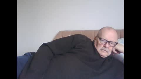 Snapshot of old_fkrr_ chatting on 11.08.25 old_fkrr_ online show from 11.08.25