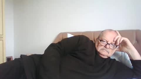 Snapshot of old_fkrr_ chatting on 11.17.25 old_fkrr_ online show from 11.17.25