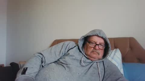 Snapshot of old_fkrr_ chatting on 11.19.25 old_fkrr_ online show from 11.19.25