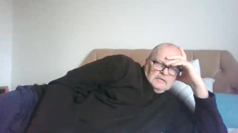 Snapshot of old_fkrr_ chatting on 12.18.25 old_fkrr_ online show from 12.18.25