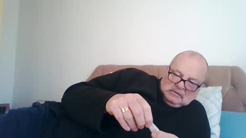 Snapshot of old_fkrr_ chatting on 12.19.25 old_fkrr_ online show from 12.19.25