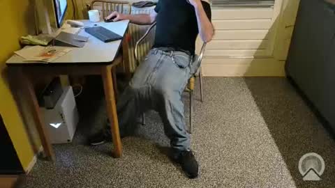 Snapshot of oldersagger chatting on 10.30.25 oldersagger online show from 10.30.25