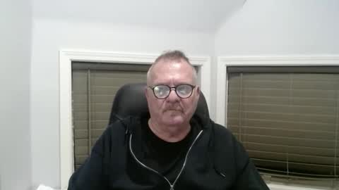 Snapshot of oldguybigd chatting on 11.23.25 oldguybigd online show from 11.23.25