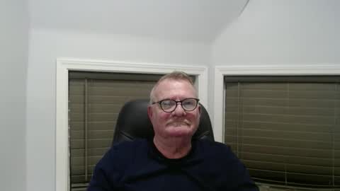Snapshot of oldguybigd chatting on 11.27.25 oldguybigd online show from 11.27.25
